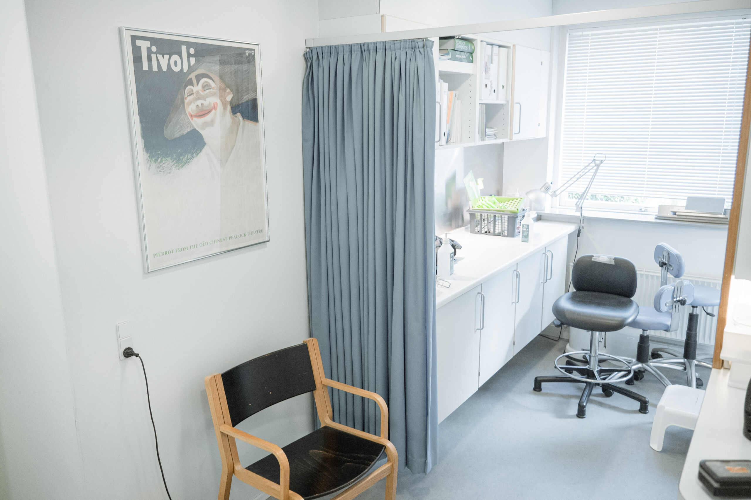 Cubicle curtain at Friheden Dermatology Clinic 1